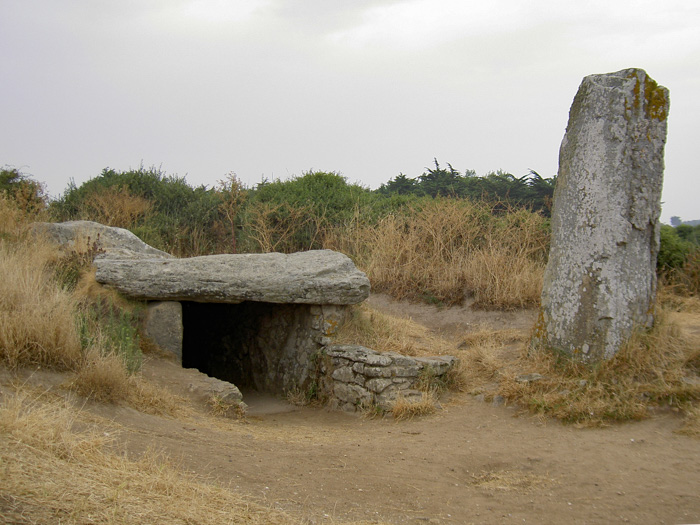 dolmen des Pierres Plates
